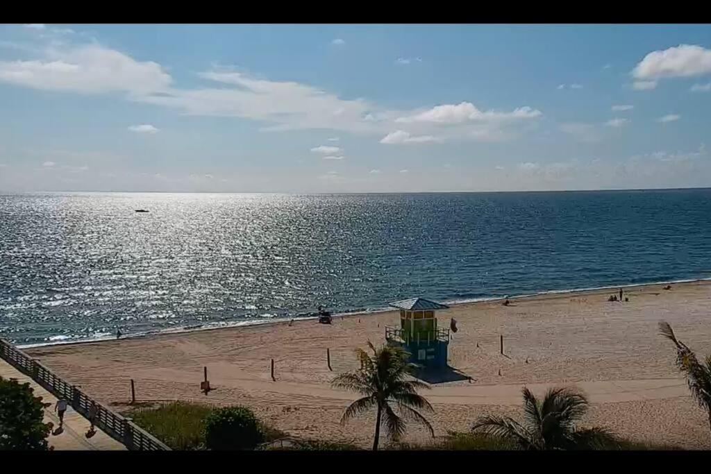 Across The Ocean Few Steps To Beach Contemporary Three Bedroom Townhouse Pompano Beach Exterior photo