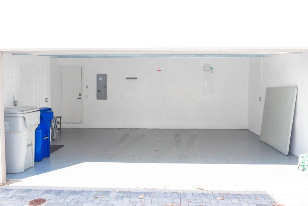 Across The Ocean Few Steps To Beach Contemporary Three Bedroom Townhouse Pompano Beach Exterior photo