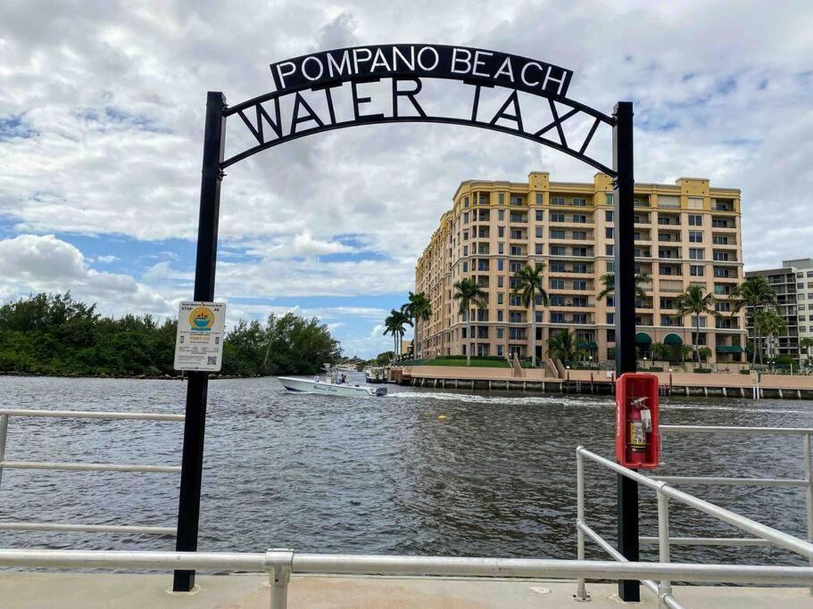 Across The Ocean Few Steps To Beach Contemporary Three Bedroom Townhouse Pompano Beach Exterior photo