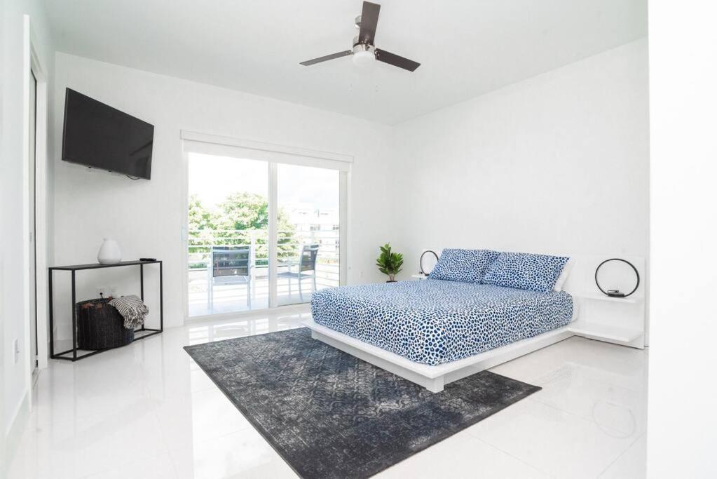 Across The Ocean Few Steps To Beach Contemporary Three Bedroom Townhouse Pompano Beach Exterior photo