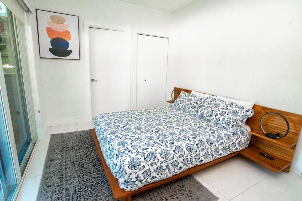 Across The Ocean Few Steps To Beach Contemporary Three Bedroom Townhouse Pompano Beach Exterior photo