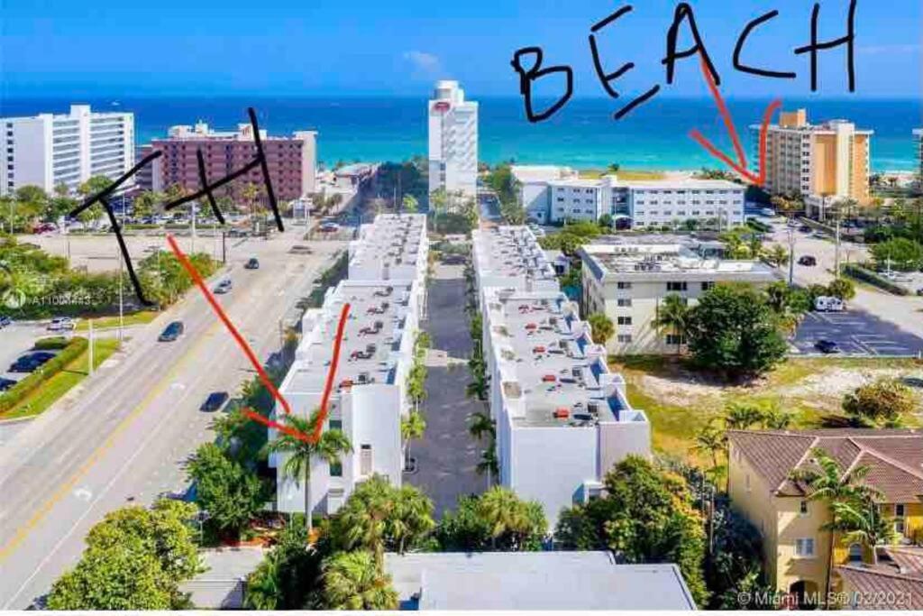 Across The Ocean Few Steps To Beach Contemporary Three Bedroom Townhouse Pompano Beach Exterior photo